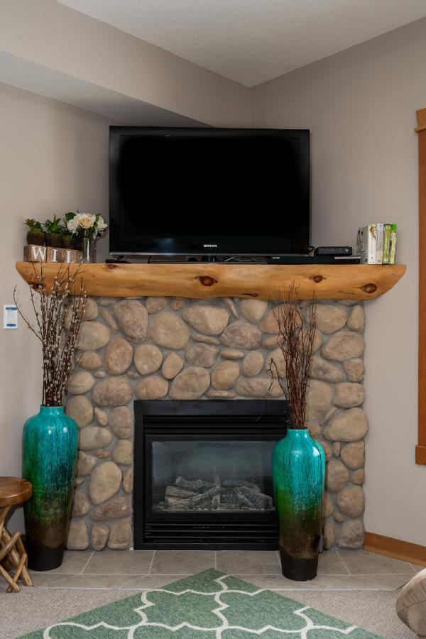 Fenwick Vacation Open Hot Tub Glorious Mountain 2 Bedroom Canmore