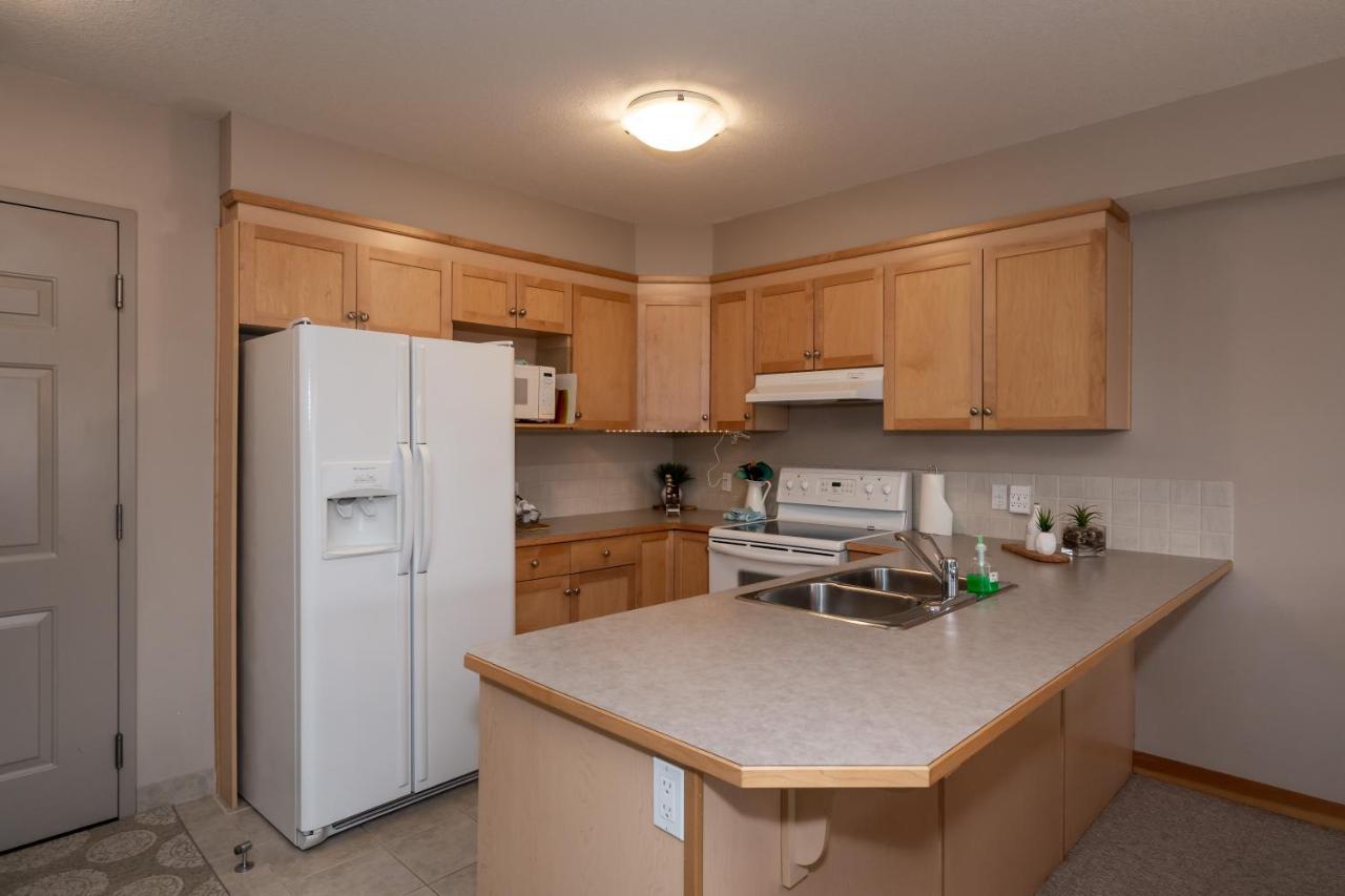 Aparthotel Fenwick Vacation Open Hot Tub Glorious Mountain 2 Bedroom Canmore
